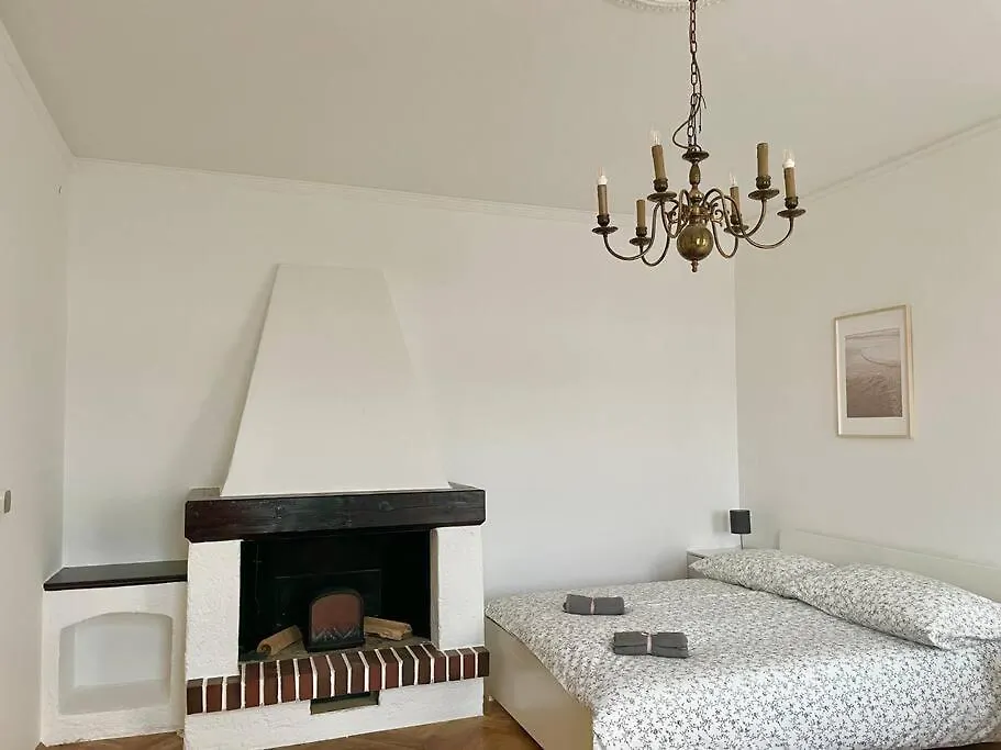 110M2 Stylish 4 Bedroom Apartment Vienne