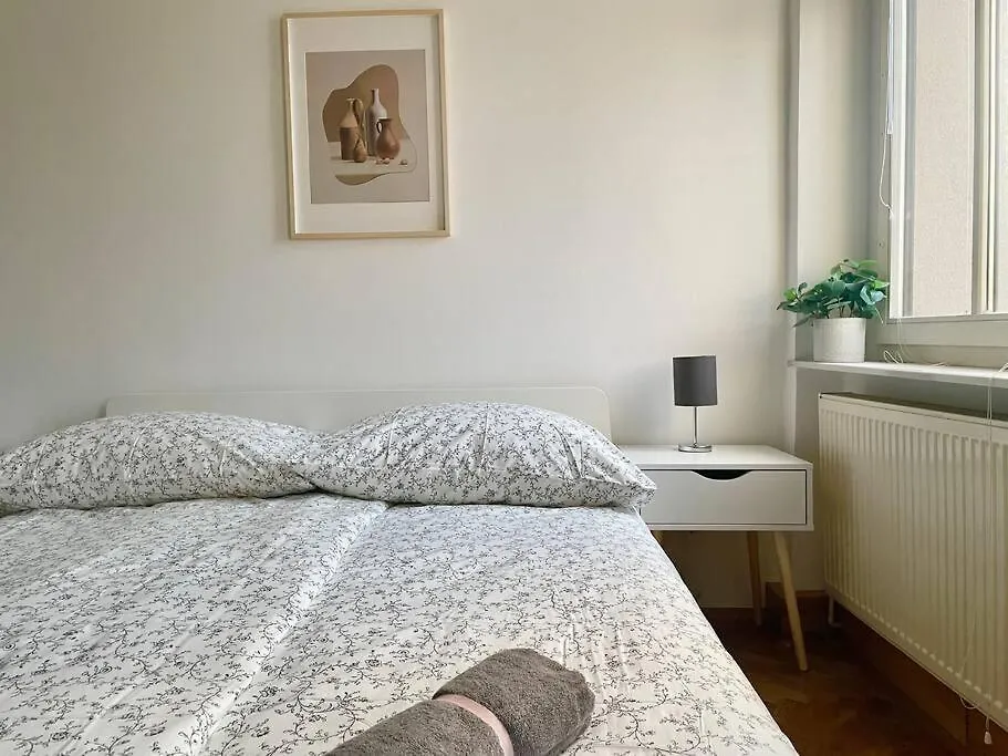 110M2 Stylish 4 Bedroom Apartment Vienne