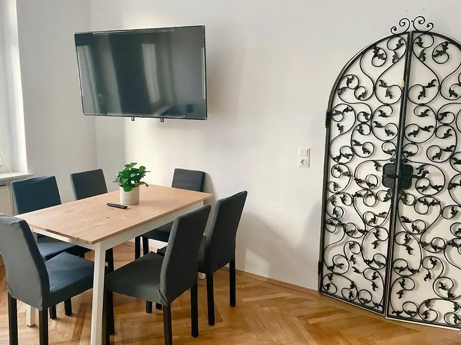 110M2 Stylish 4 Bedroom Apartment Вена