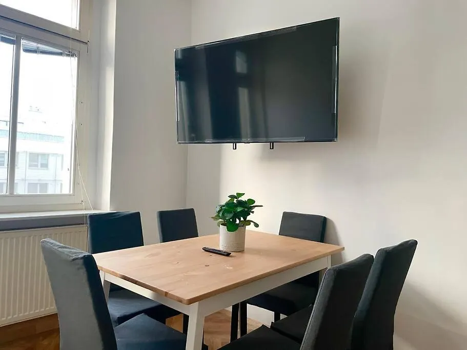 110M2 Stylish 4 Bedroom Apartment Вена 0*,